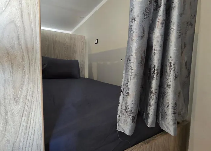 Hostel Sheraton - *
