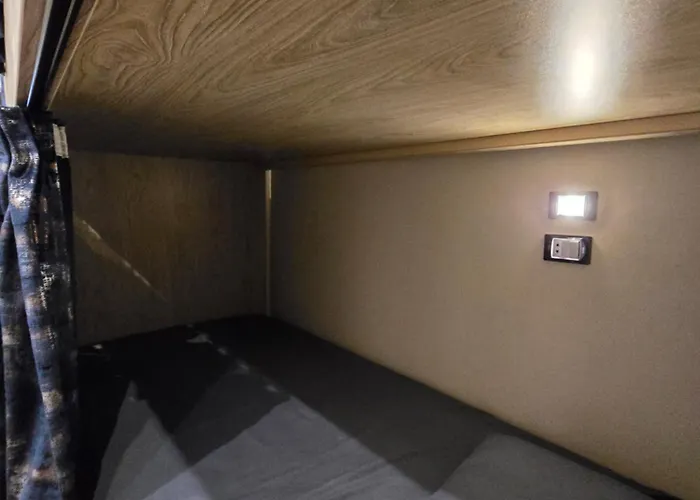 Hostel Sheraton - *